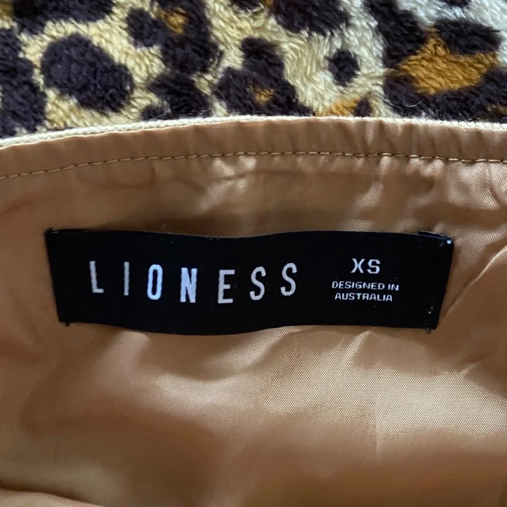 LIONESS TOP - Picture 2 of 5